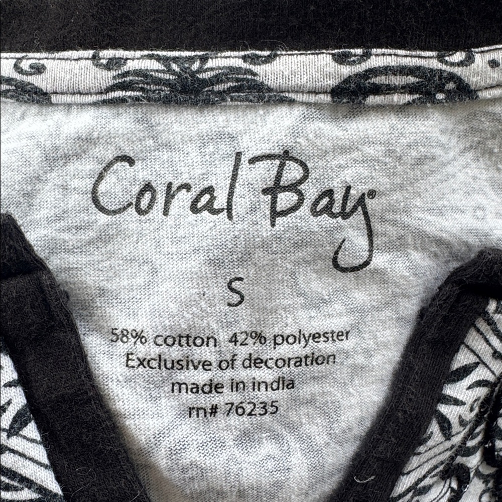 Coral Bay black white henna medallion print notch neckline 3/4 sleeve top small - Picture 13 of 15